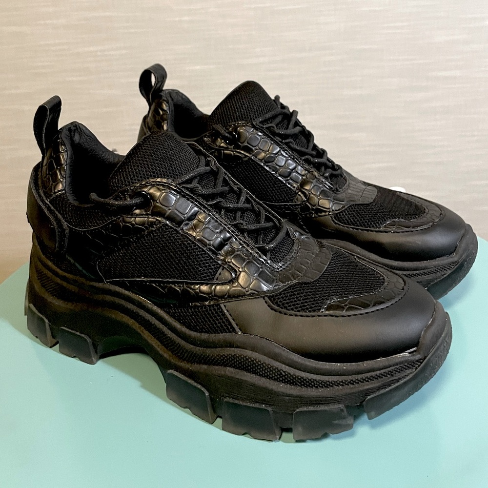 ASOS RAID Malibu Chunky Sneakers in Black